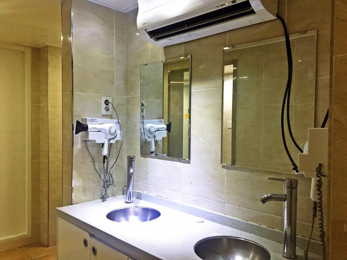 Myeong-Dong Good Stay Seoul Exterior photo